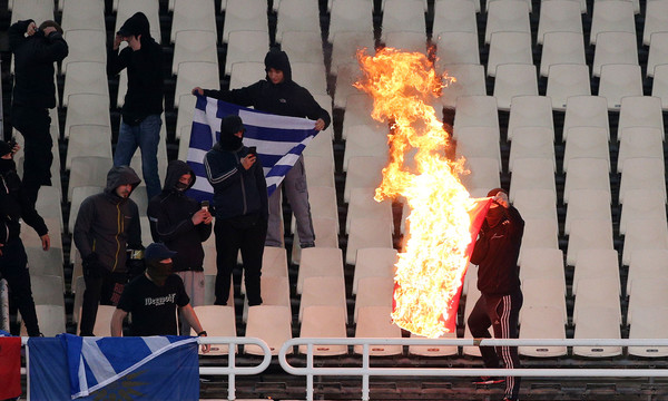  Έρευνα από UEFA για όσα έγιναν στο ΟΑΚΑ - Κίνδυνος τιμωρίας για την Εθνική