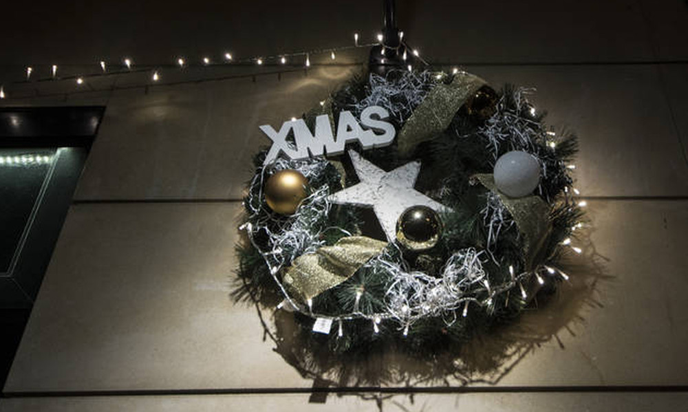 Χριστούγεννα 2018 - Πρωτοχρονιά 2019: Αυτό είναι το εορταστικό ωράριο των καταστημάτων