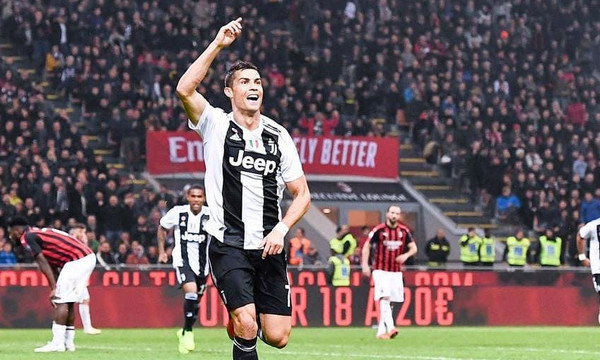 Κριστιάνο Ρονάλντο: Το… μήλο κάτω από τη μηλιά! (photo)