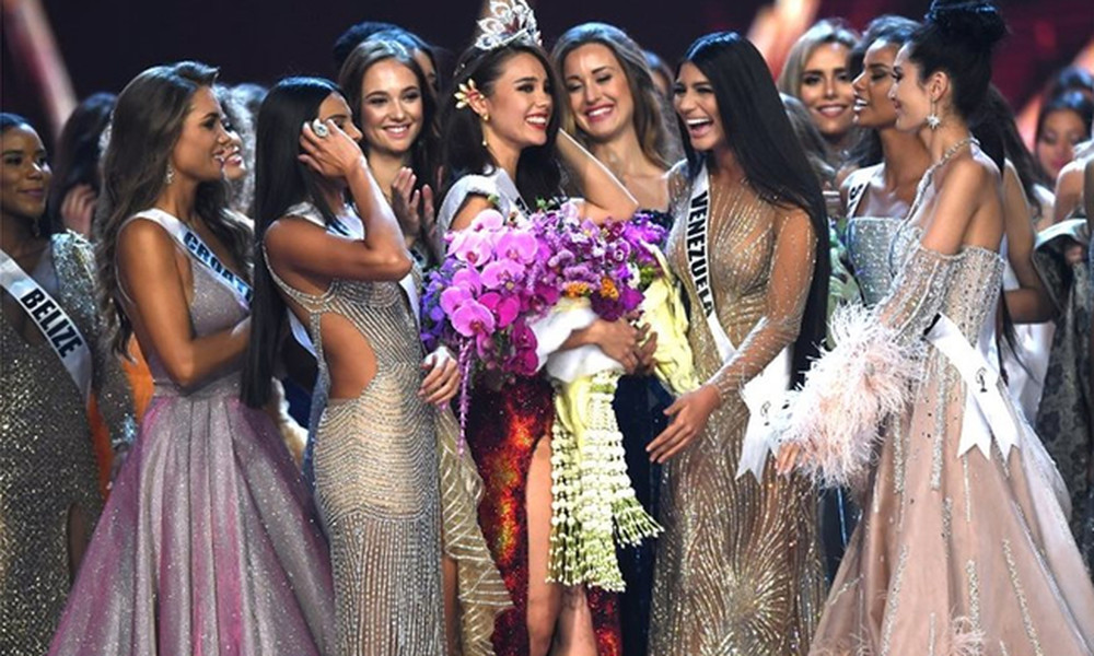Miss Universe 2018: Φιλιππινέζα η φετινή νικήτρια - Εκτός 20άδας η Ιωάννα Μπέλλα