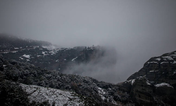 Καιρός: Με χιόνια και χιονόνερο η Τετάρτη - Πότε θα υποχωρήσουν τα φαινόμενα (pics)