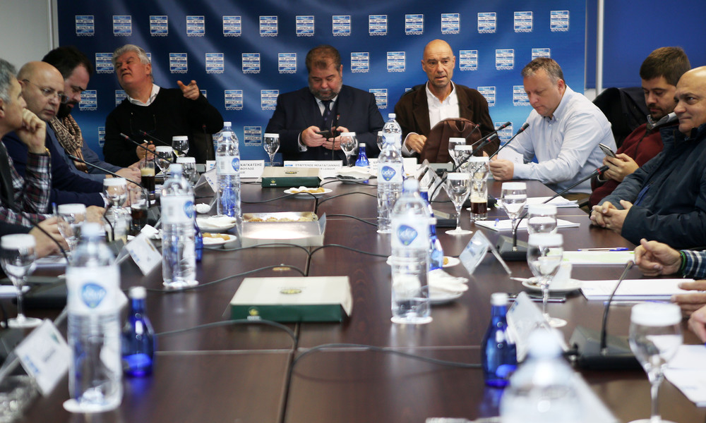  Super League: Ξένοι διαιτητές παντού εάν συνεχιστεί η αποχή