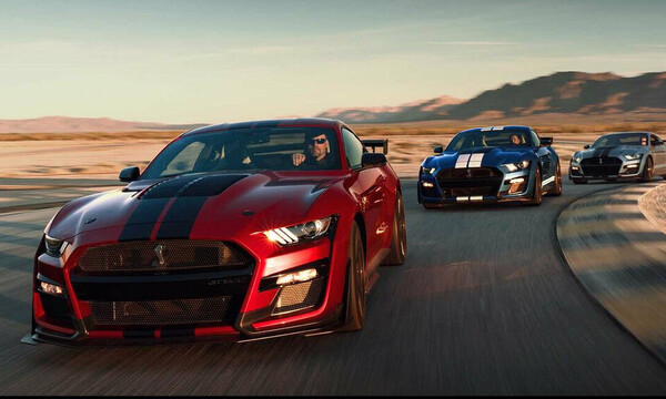 Η Shelby GT500 δεν γκαζώνει απλά. «Εξαφανίζεται»