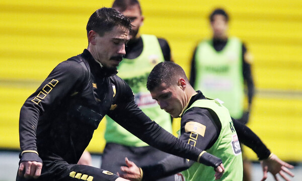 ΑΕΚ: Με Σιμόες η ενδεκάδα για Ατρόμητο (photo)