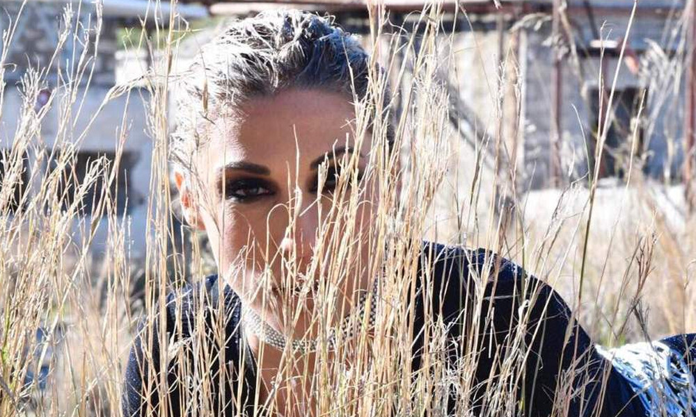 Το ανατρεπτικό video clip της Μαρίας Καρλάκη 