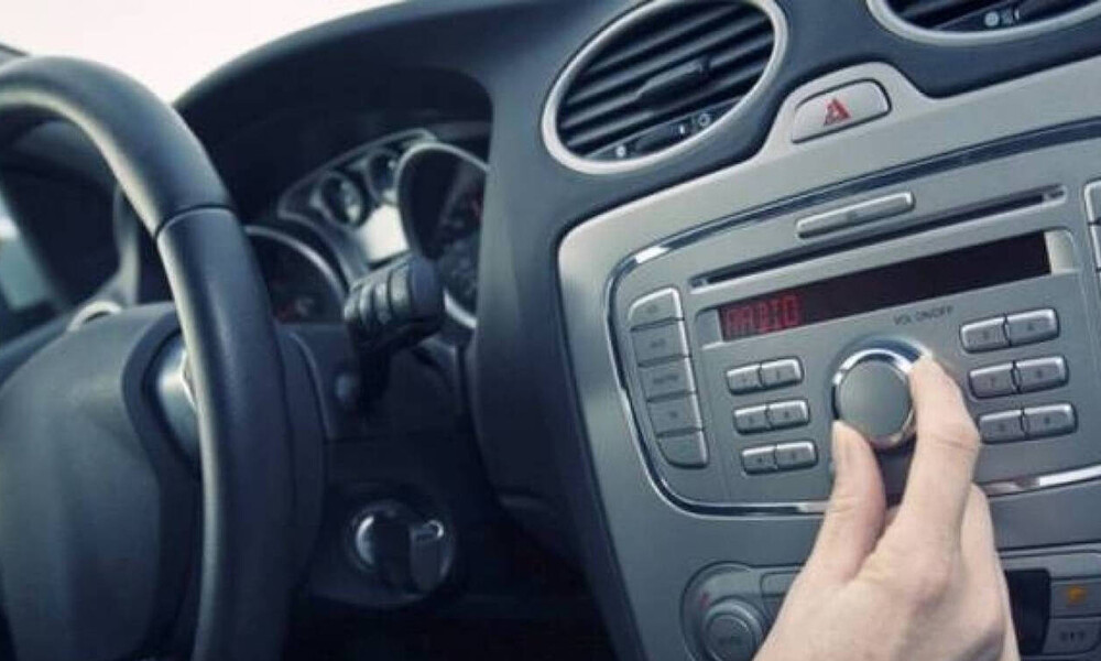 Γιατί όταν παρκάρεις χαμηλώνεις το ραδιόφωνο; Δες το λόγο!