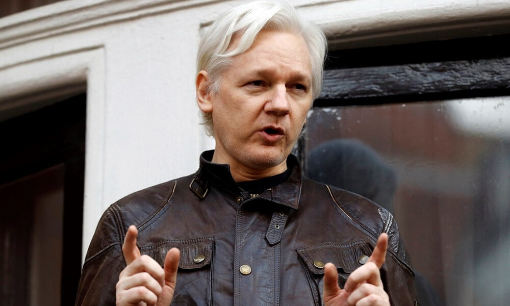 Συνελήφθη ο ιδρυτής των WikiLeaks, Τζούλιαν Ασάνζ