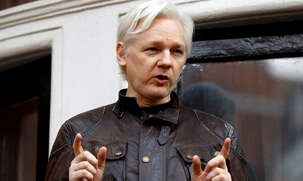 Συνελήφθη ο ιδρυτής των WikiLeaks, Τζούλιαν Ασάνζ