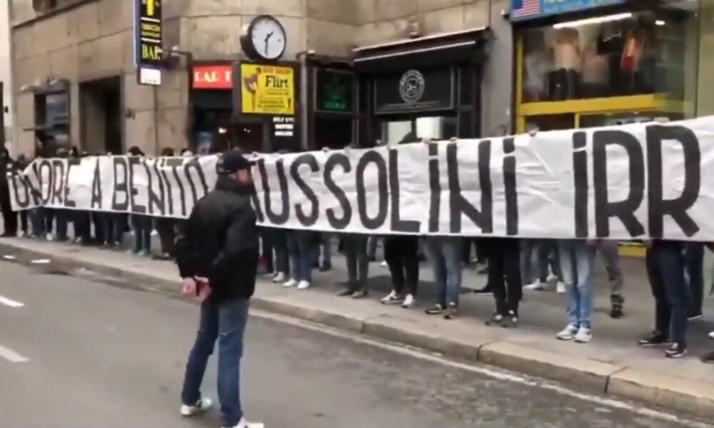 Σάλος στην Ιταλία με το πανό των οπαδών της Λάτσιο για τον Μουσολίνι (video)