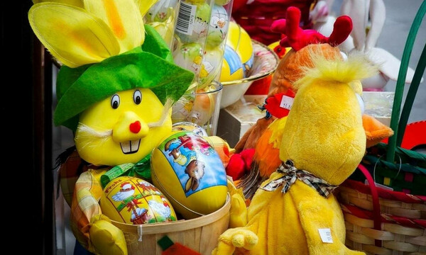 Πασχαλινό ωράριο: Προλαβαίνετε! Δείτε τι ώρα θα κλείσουν τα καταστήματα το Μεγάλο Σάββατο