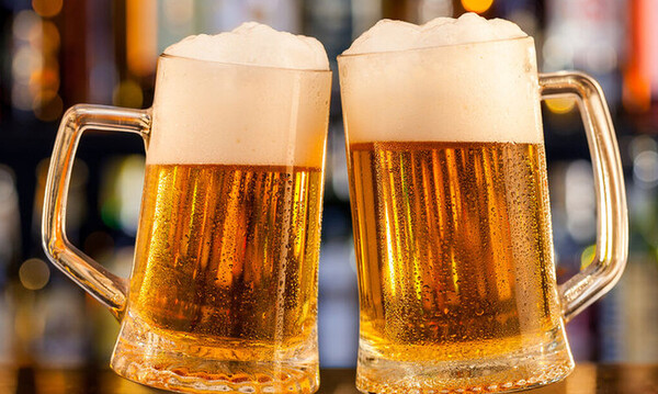 Μπίρα ή μπύρα: Ποιο είναι το σωστό;