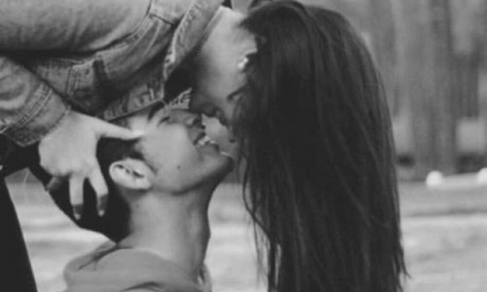 Νέα έρευνα: Ο τρομερός κίνδυνος που κρύβει το "γαλλικό" φιλί