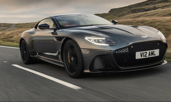 Η Aston Martin DBS δείχνει (και είναι) απειλητική
