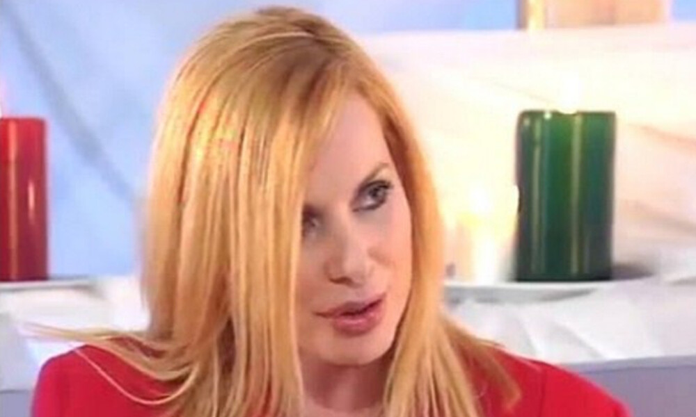 Τζούλια Μπάρκα: Σπαραγμός στην κηδεία της - «Κατέρρευσε» η μητέρα της (vid)