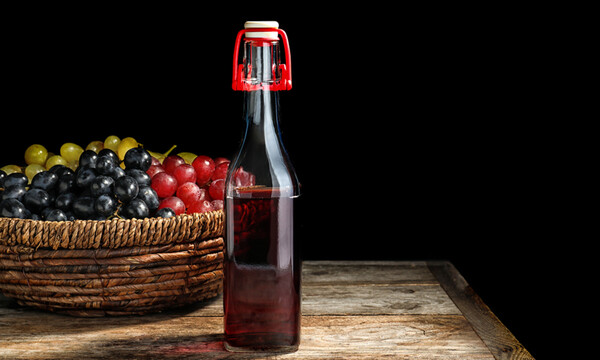 Ξύδι από κόκκινο κρασί: Τα οφέλη του για την υγεία και τη σιλουέτα σας (εικόνες)