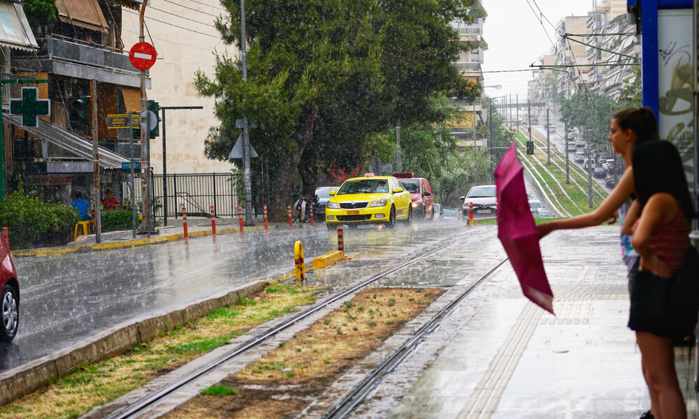 Καιρός: Χαλάζι και καταιγίδες «χτυπούν» την Αθήνα