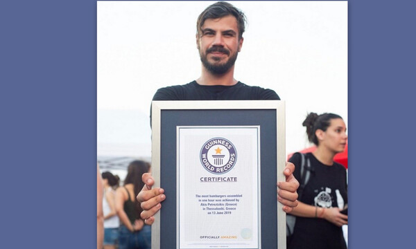 Απίστευτο! Ο Άκης Πετρετζίκης μπήκε στο βιβλίο Guinness (Photos)