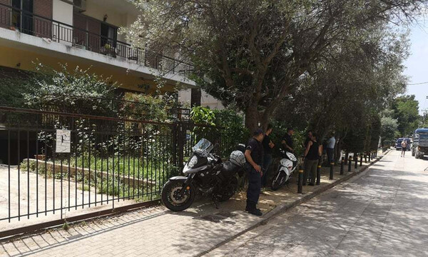 Οικογενειακή τραγωδία στην Αγία Παρασκευή - Οι πρώτες εικόνες από τον τόπο του φρικτού εγκλήματος