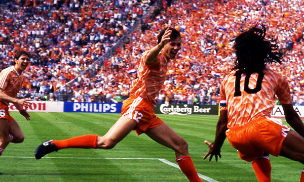 Σαν Σήμερα: Το έπος του Φαν Μπάστεν στον τελικό του Euro '88 (video+photos)