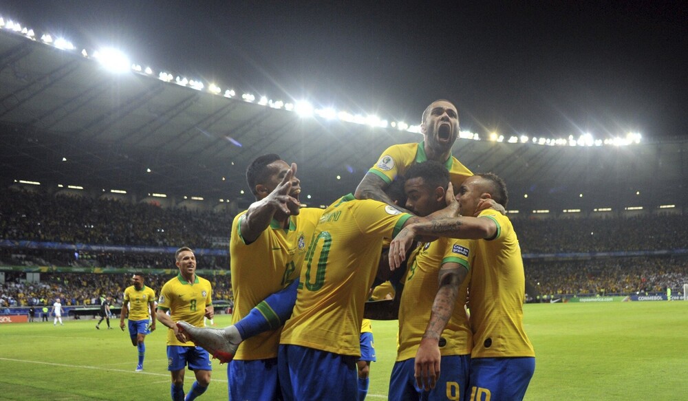 Βραζιλία - Αργεντινή 2-0: Σάμπα και τελικός! 