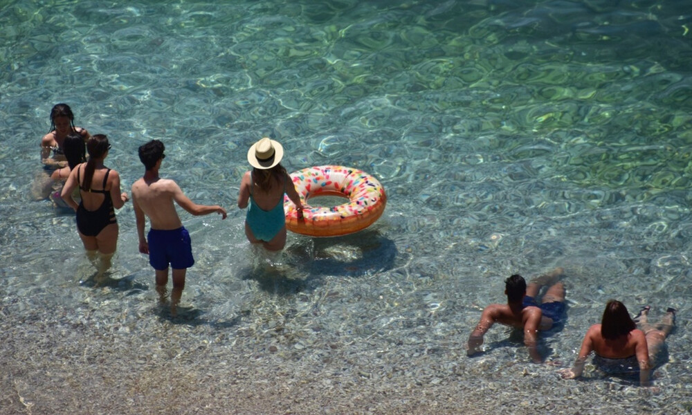 Καιρός: Στο «κόκκινο» και σήμερα ο υδράργυρος – Ποιες περιοχές θα «ψηθούν» με 40άρια (χάρτες)