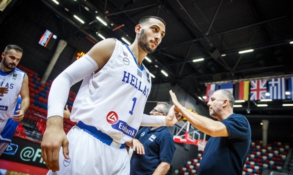 Καμπερίδης:«Το ομαδικό παιχνίδι δίνει τις λύσεις»