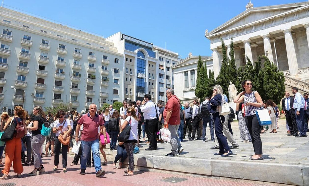 Σεισμός Αθήνα: Εκκενώνονται όλα τα δημόσια κτήρια και τα εμπορικά κέντρα