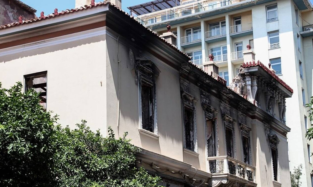 Σεισμός ΤΩΡΑ: Κατέρρευσαν κτήρια στο κέντρο της Αθήνας, τη Δραπετσώνα και τη Μάνδρα