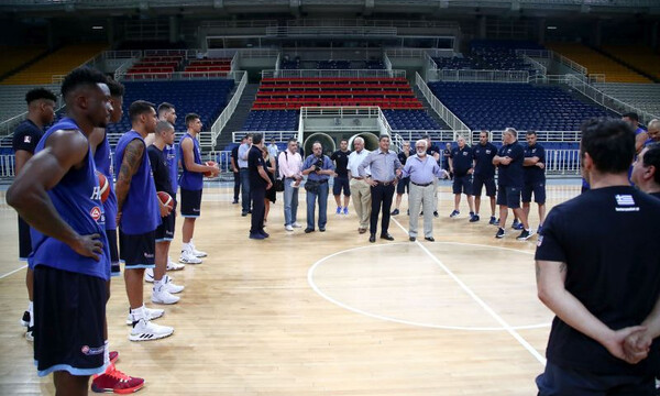 Στην προπόνηση της Εθνικής ο Αυγενάκης (photos)