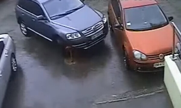 Αυτό είναι το χειρότερο παρκάρισμα στην ιστορία! (video)