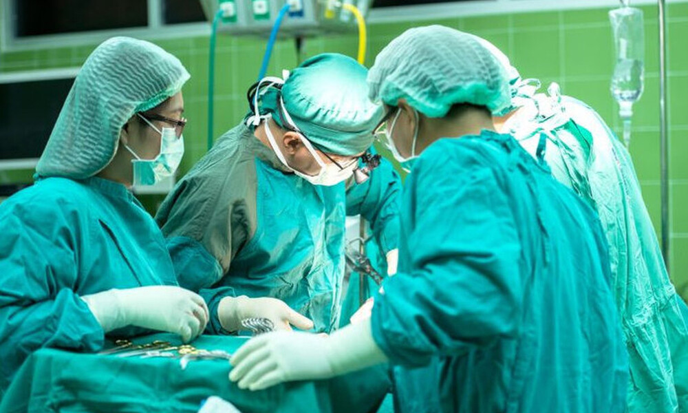 Έπαθαν ΣΟΚ οι γιατροί μόλις ανακάλυψαν τι βρισκόταν στο στομάχι της 8χρονης