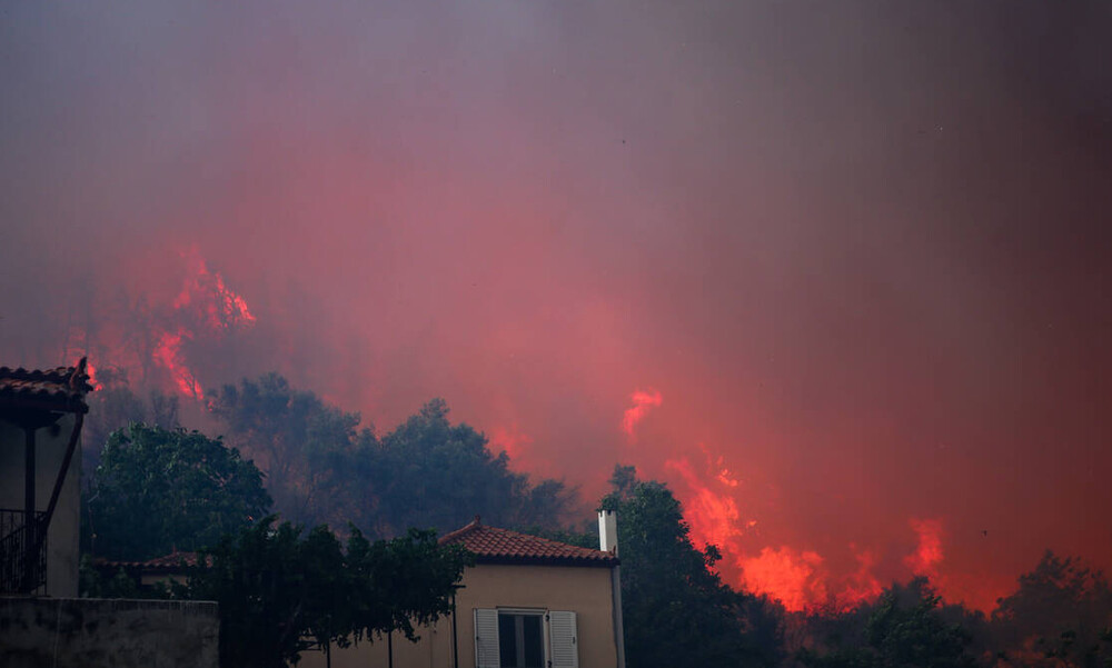 Συνεχής ενημέρωση:  Πύρινη κόλαση στην Εύβοια, εκκενώθηκαν 4 οικισμοί 