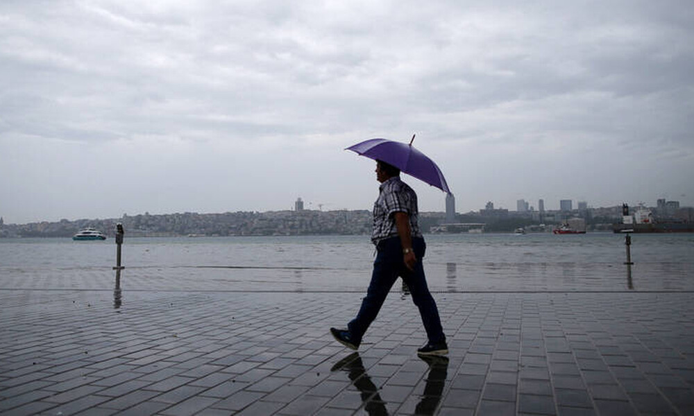 Κωνσταντινούπολη: Ισχυρή βροχόπτωση με έναν νεκρό