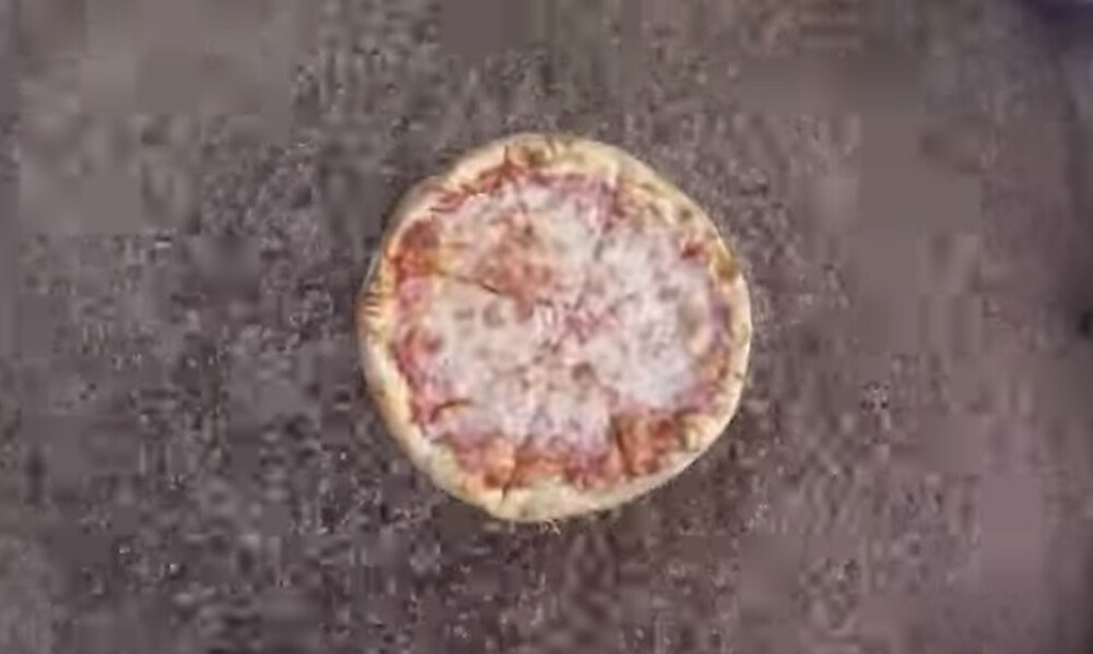 Αν λατρεύετε την πίτσα τότε ΜΗΝ δείτε αυτό το βίντεο (video)