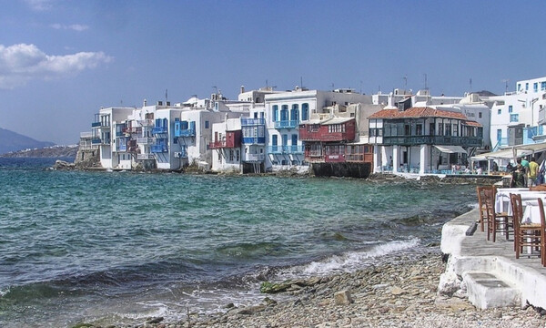 Οργή στην Μύκονο για γνωστό τραγουδιστή (pics)