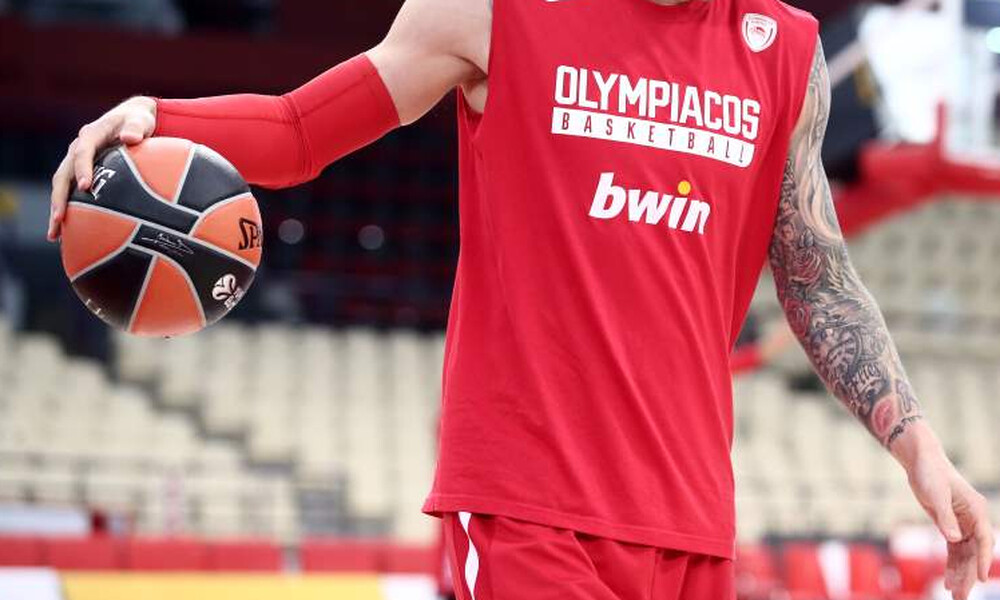 Απίστευτο ξεκατίνιασμα πρώην του Ολυμπιακού με τη γυναίκα του! (photos)