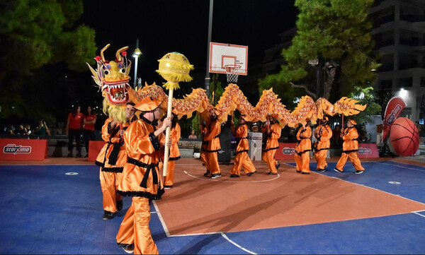 Κινέζικη γιορτή του μπάσκετ στην πλατεία Ν. Σμύρνης 