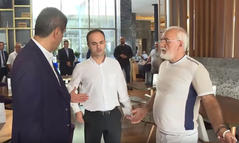 ΠΑΟΚ: Ο εκνευρισμός του Ιβάν Σαββίδη στη συνάντηση με τον Αυγενάκη (video)
