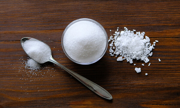 Αλάτι: 6 προβλήματα υγείας από τη συχνή κατανάλωση