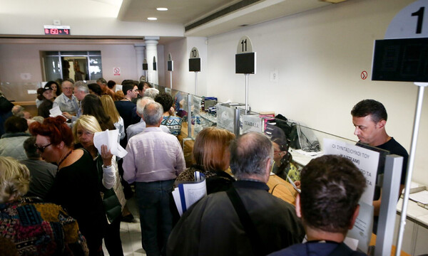 Αναδρομικά: Ποιοι θα πάρουν από 660 έως 7.000 ευρώ - Πότε θα μπουν τα χρήματα στους λογαριασμούς