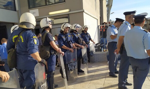 ΠΑΟΚ-Άρης: Ένταση με... Καρυπίδη στην Τούμπα (photos)