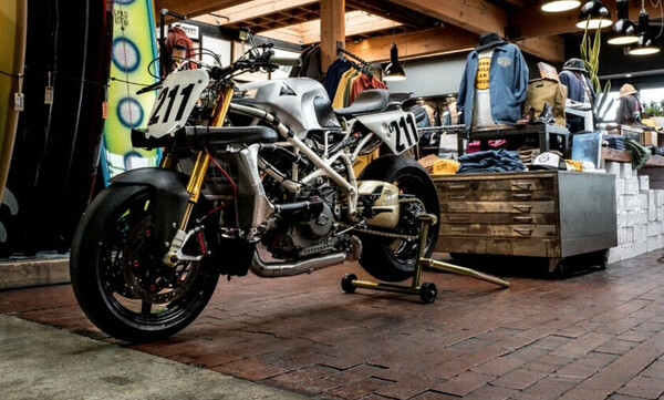 Πώς μια απλή Ducati μετατρέπεται σε έργο τέχνης