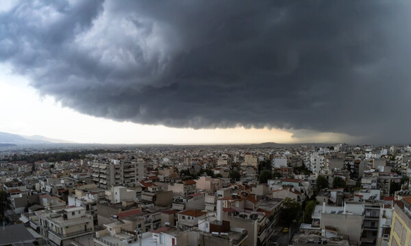 Καιρός ΤΩΡΑ: Κυκλώνει την Αττική η κακοκαιρία - Προσοχή τις επόμενες ώρες (Χάρτες)