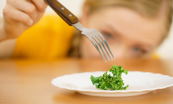 Διατροφικές διαταραχές: 5 τρομακτικές επιπτώσεις στην υγεία (εικόνες)