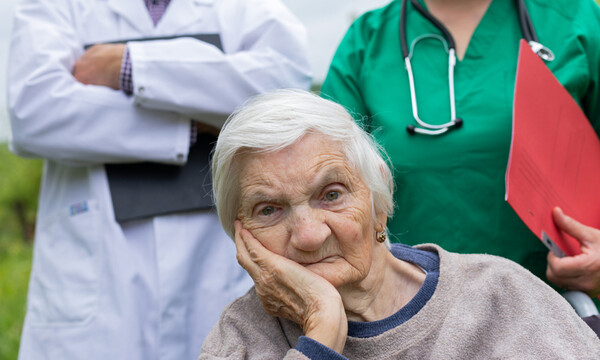 Άνοια: 8 συνήθειες για να μειώσετε τον κίνδυνο (εικόνες)