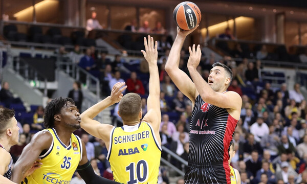 Άλμπα-Αρμάνι 78-81: Απόδραση από το Βερολίνο (photos)