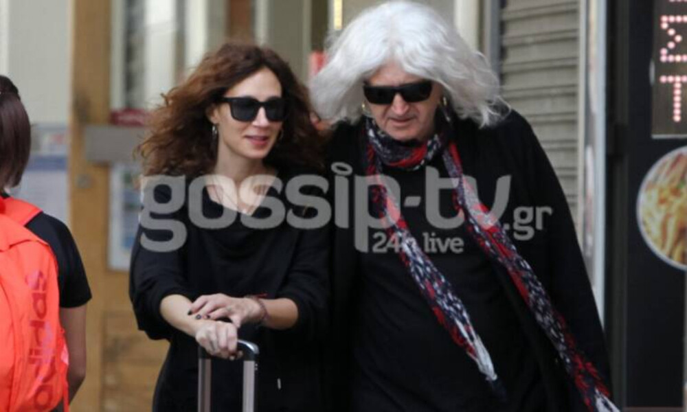 Νίκος Καρβέλας: Οι πρώτες φωτογραφίες με τη νέα του σύντροφο! Αγκαλιά στους δρόμους της Θεσσαλονίκης