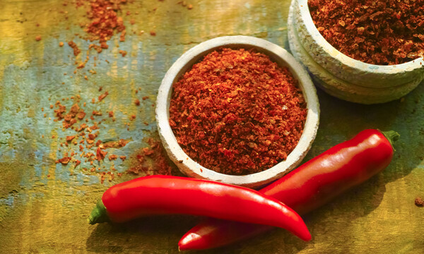 Κόκκινο πιπέρι: 9 σημαντικά οφέλη για την υγεία σας (εικόνες)