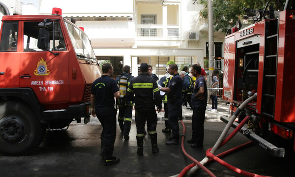 Φωτιά ΤΩΡΑ στο Παγκράτι - Στις φλόγες υπόγειο πολυκατοικίας