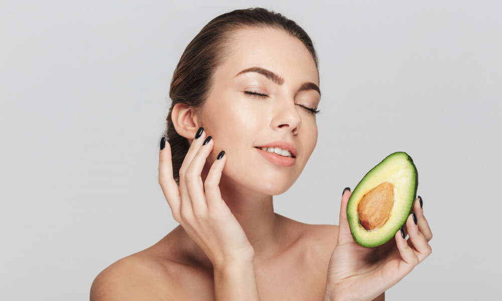 Σπυράκια & ακμή: Οι απαραίτητες τροφές για να απαλλαγείτε (εικόνες)